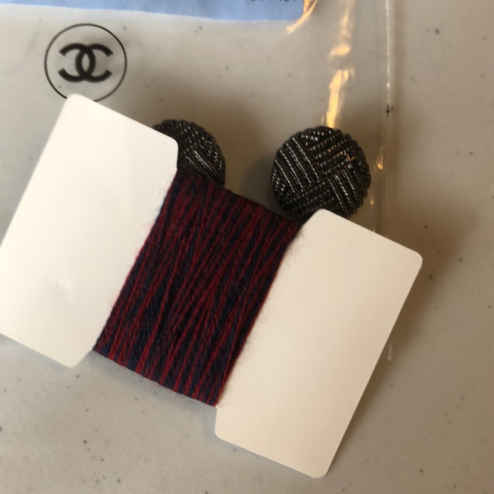 Chanel Buttons - Picture 3 of 7